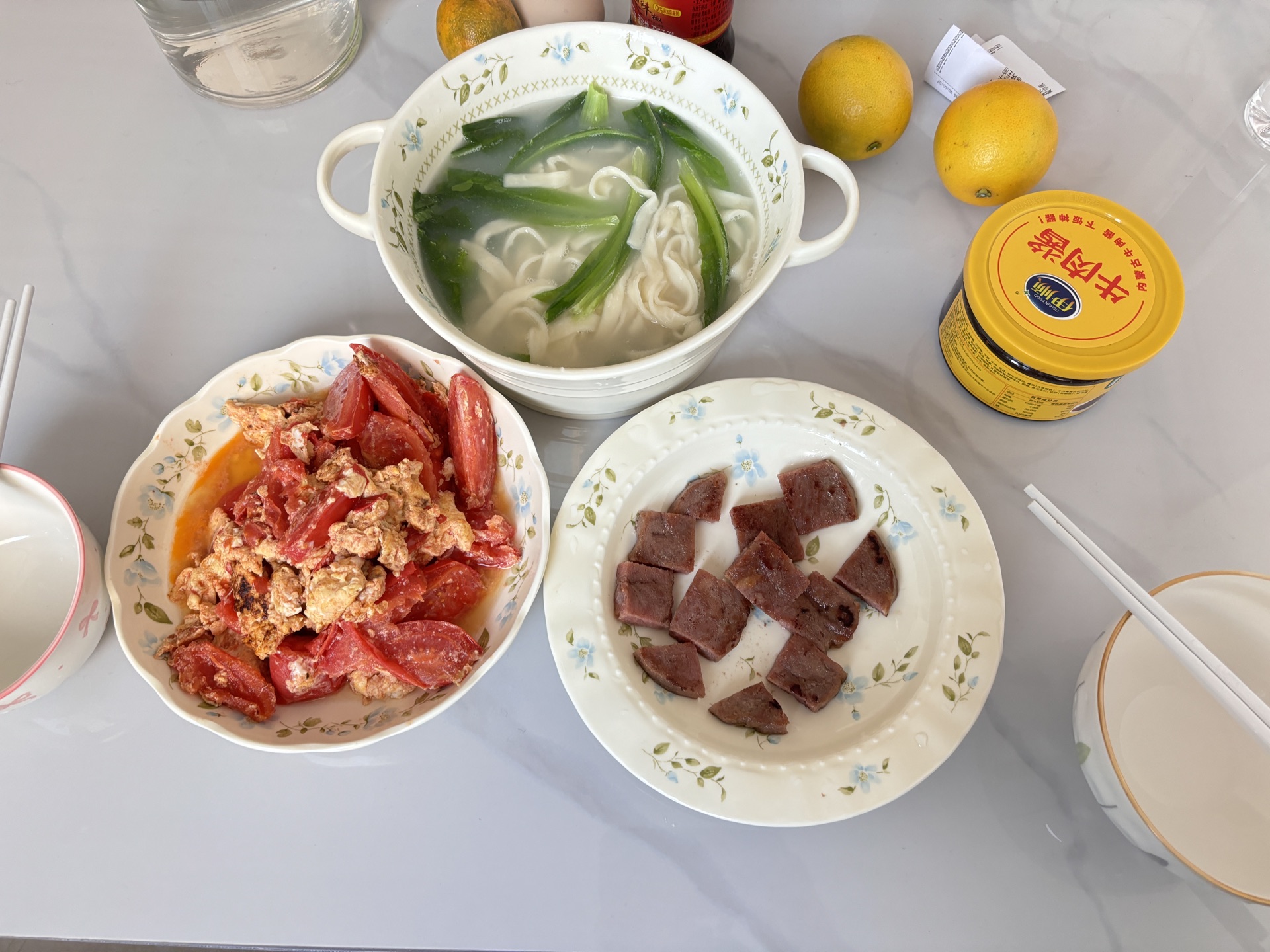 西红柿鸡蛋牛排面