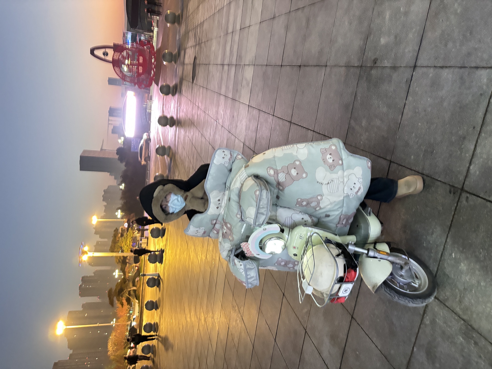 早上车站接送