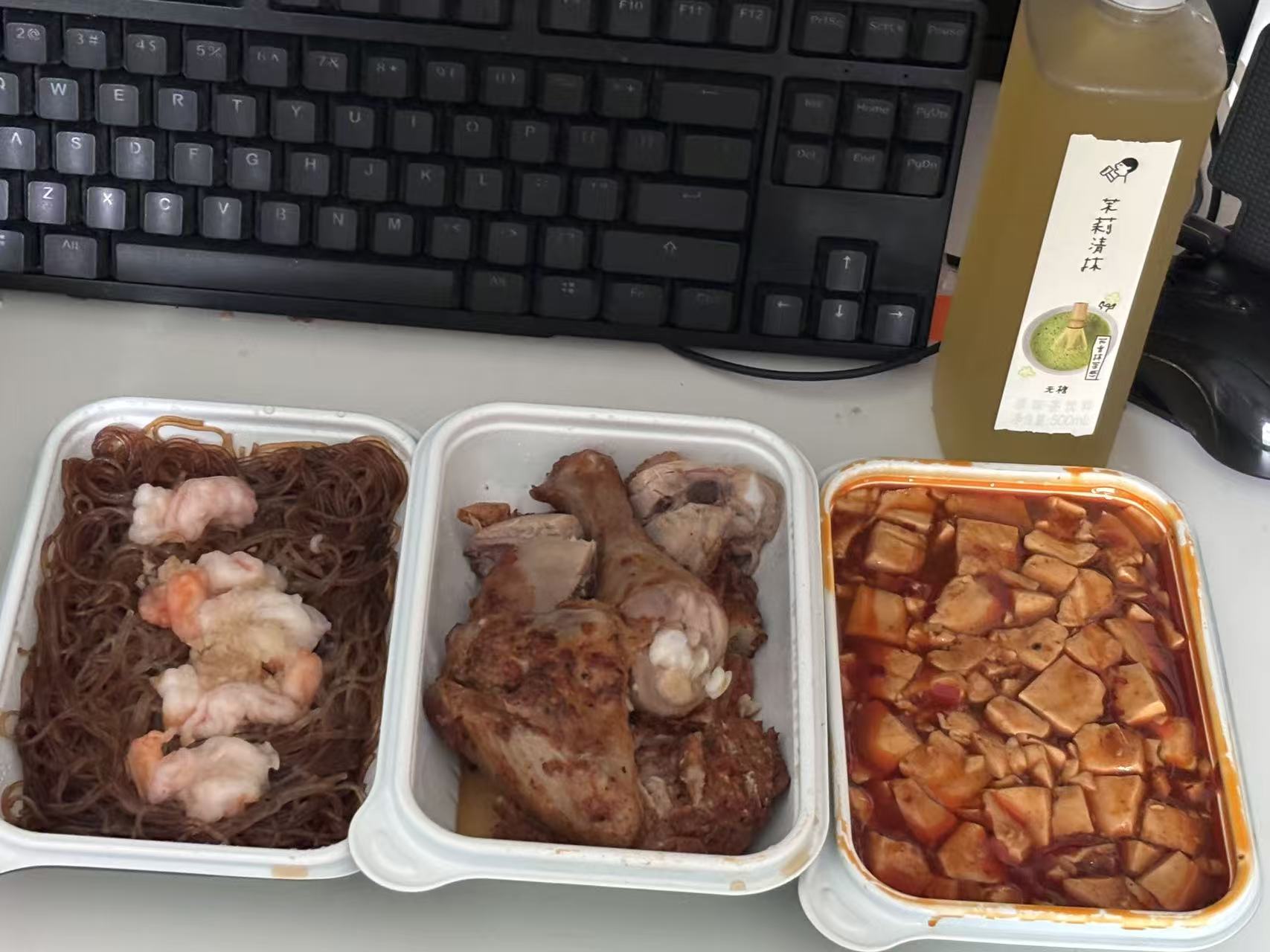 绿茶茶餐厅和巴依老爷米粉