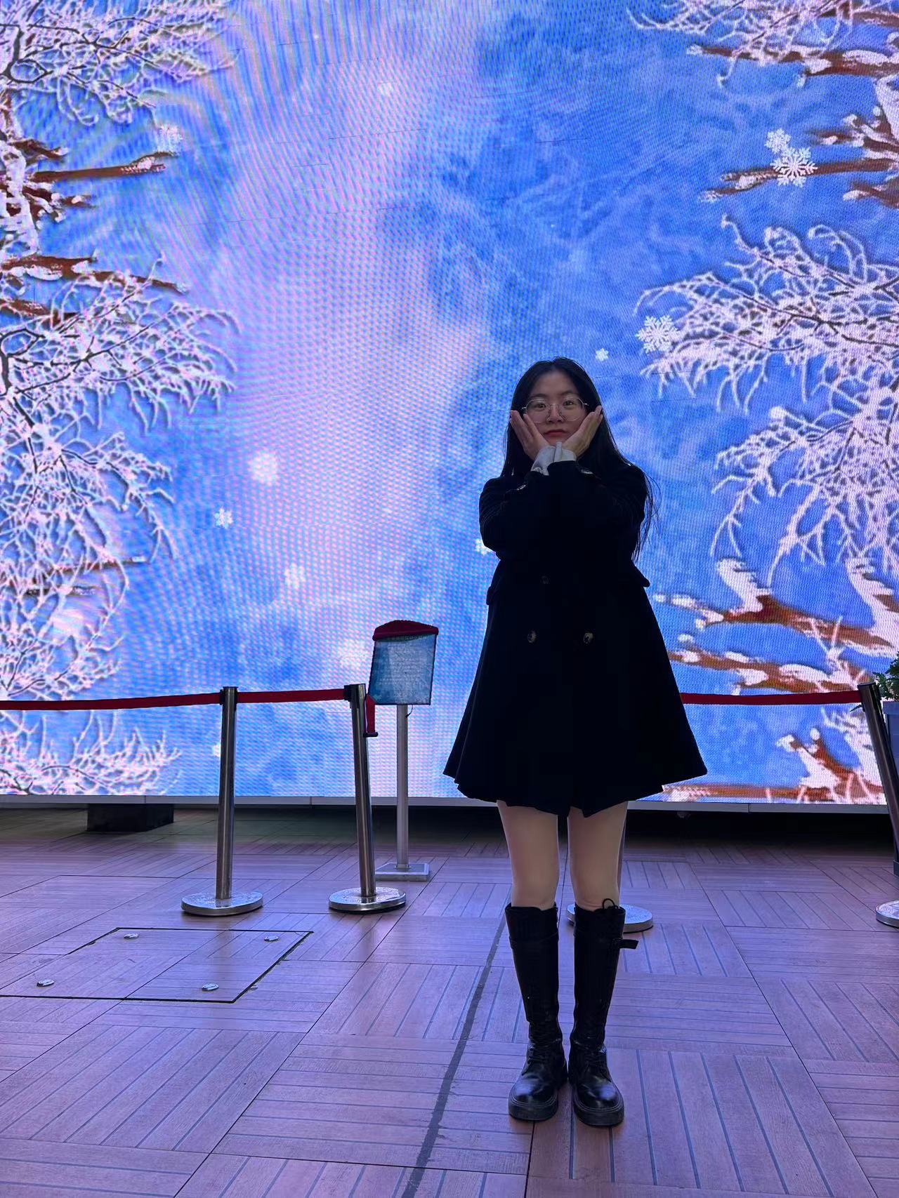 步行街夜景-女朋友